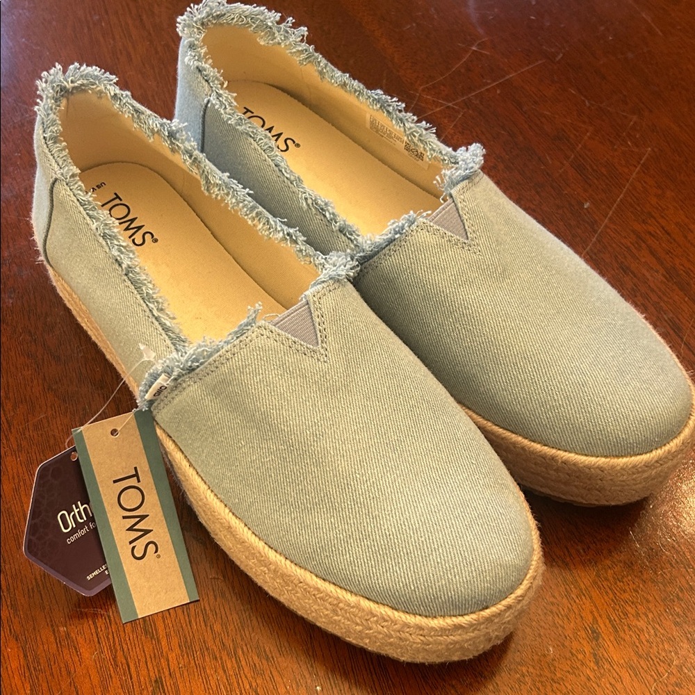NWT TOMS Valencia Espadrille Platform Shoes Women’s 9.5, Washed Denim, 10019798